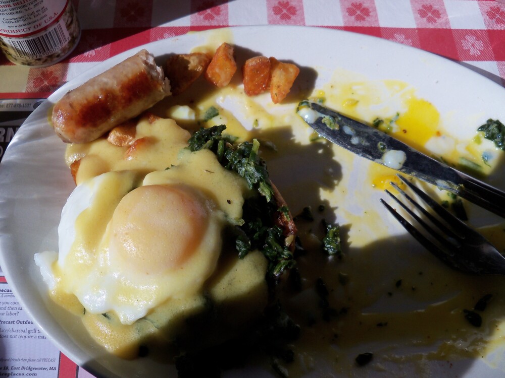 Parker's Maple Barn :: Eggs Florentine.