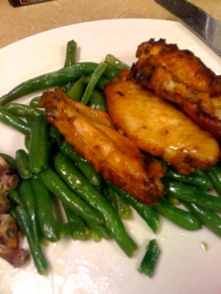 Cambridge Marriott Cafe Cambridge, MA :: really buttery over cooked green-beans with some chickn wing things!!!" I like green beans!!