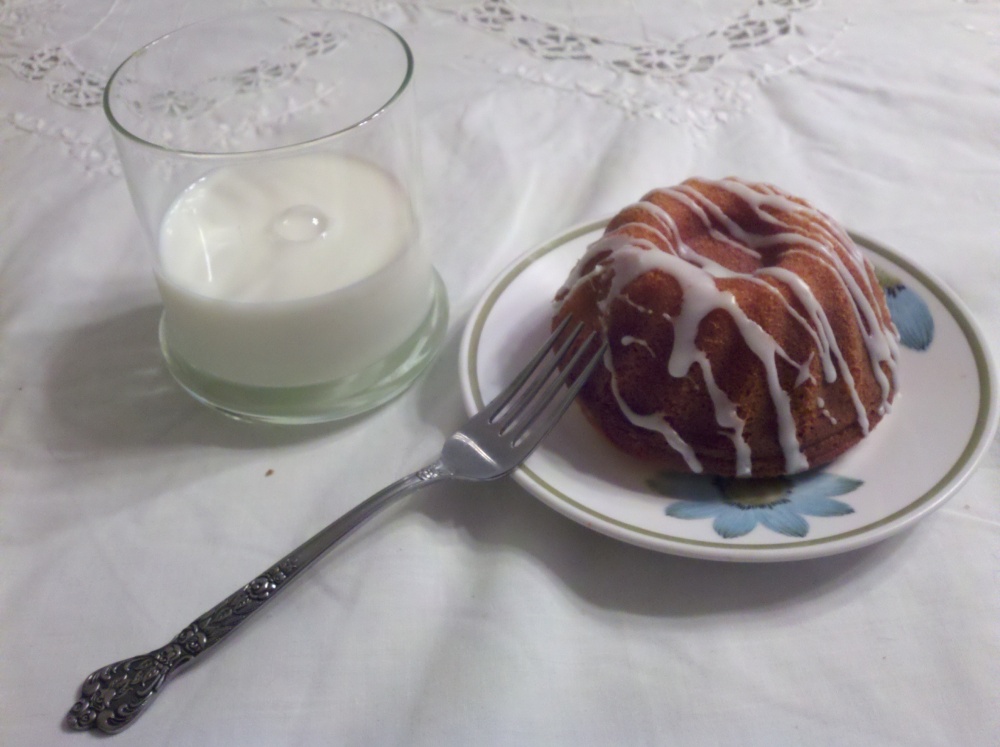 Jacksonville :: Mini Lemon Bundt w/ lemon drizzle icing