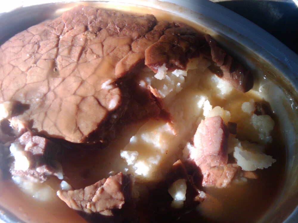 Brisbane, Australia :: This is the Roast Beef and mashed potato with gravy version of the 90 second microwave meal.  I posted the chicken one yesterday and the response was not good!!!  

This one didn't seem to have as much gravy but was very nice anyhow....  

This is the sort of thing I would like to keep in the back of my cupboard for when I can't be bothered making my own lunch or don't have any leftovers to take....  

I don't like to waste money buying crappy takeaway food.... 

Believe me, this microwave meal is better than 80% of takeaway meals I have eaten!  And the price - $3.00, when the cheapest lunch meal you can buy in the city would be at least $5 and that would be for something disgusting like a McShit burger or something along those lines!!!  

That's all I have to say about that!!!