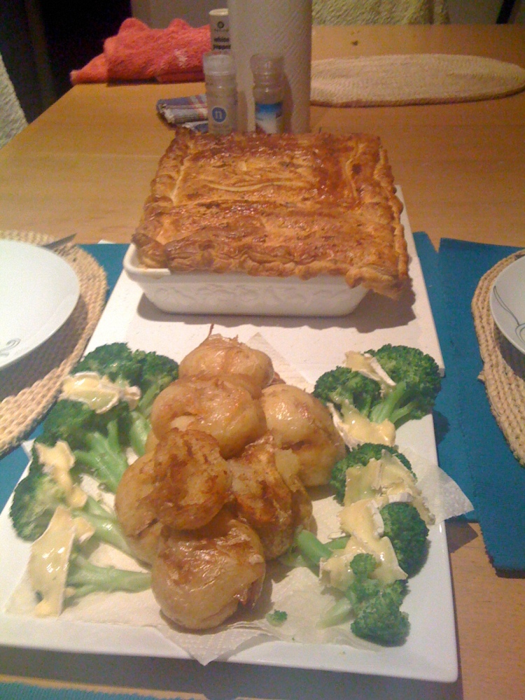Brisbane Qld Australia  :: Chicken and Leek pie with Smashed Potatoes and Steamed Broccoli with King Island Brie