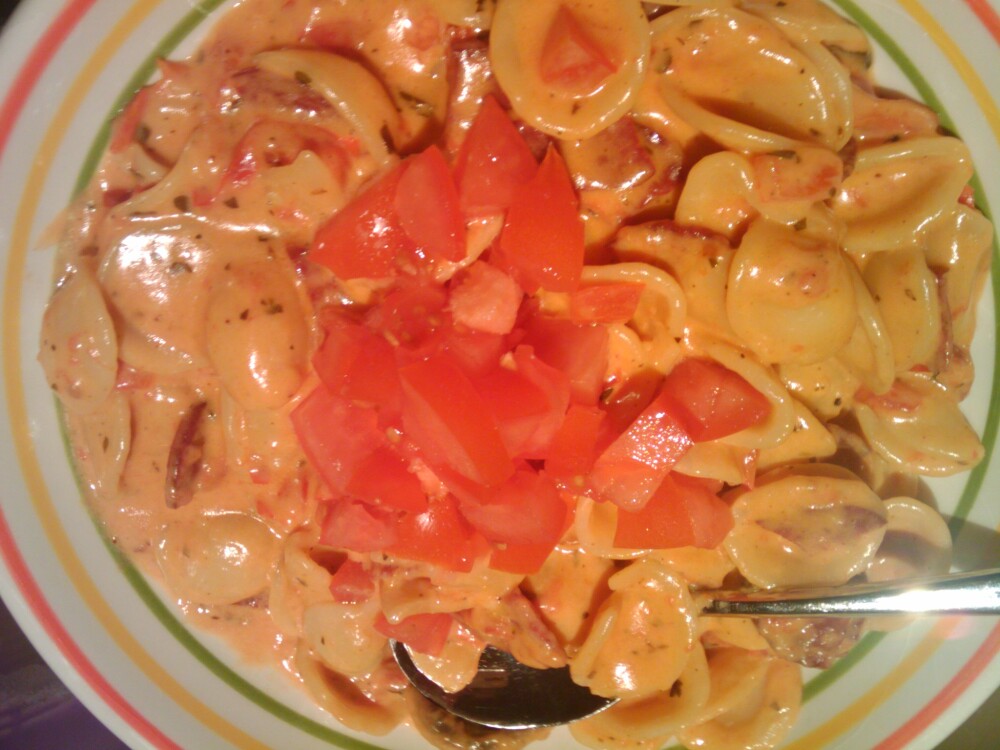 Brisbane, Australia :: Creamy/tomato pasta sauce with whole mushrooms, capsicum,pepperoni etc served with Orecchiette (little ears, I think)and topped off with fresh diced tomato... The tomato was chopped finely with my old blunt knife that I sharpened on my new $14.99 Aldi knife sharpener! I never thought this knife could be resurrected from the dead and have even taken it to get "honed" and it didn't turn out too well... Plus, I have NEVER cut a tomato with anything but a serrated knife......!  Can't beat that!  