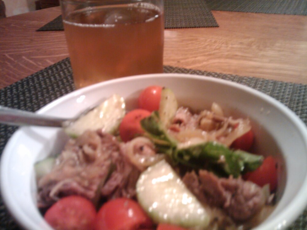 1St Ward  :: Salada= Romaine, Cherry Tomatoes, Cucumbers, and thin sliced Steak w/ Carmelized Onions...Beverage= Green Tea...yummy in my tummy... up your nose w/ a rubber hose kalboogirl     
