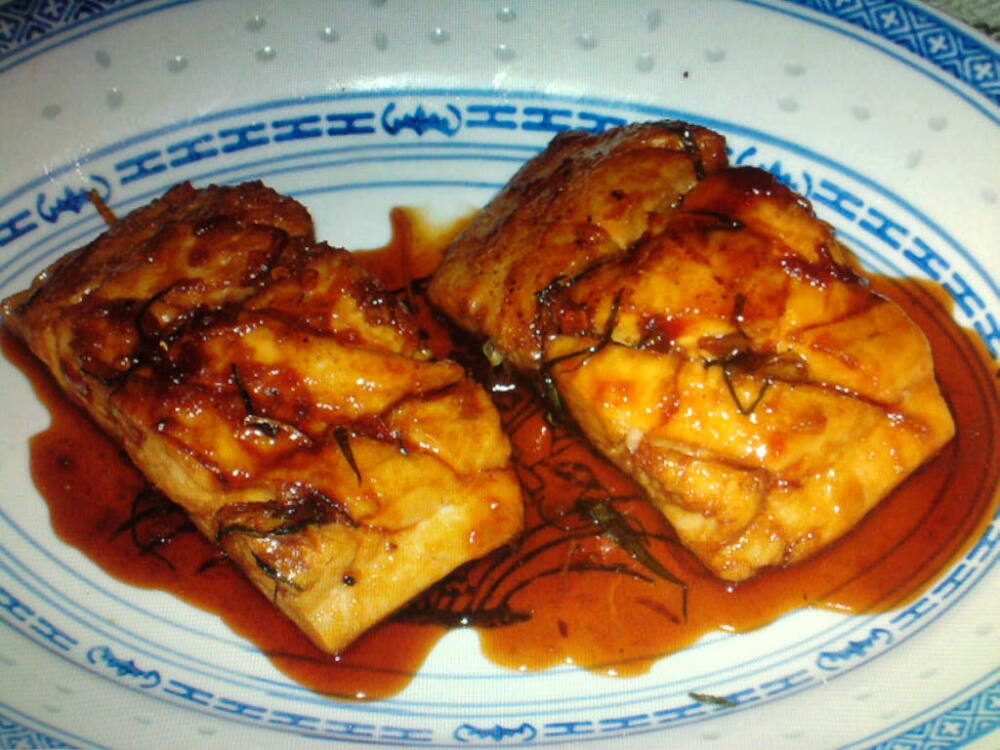 eastern ct.  :: pan seared mahi~mahi with a vietnamese carmel sauce