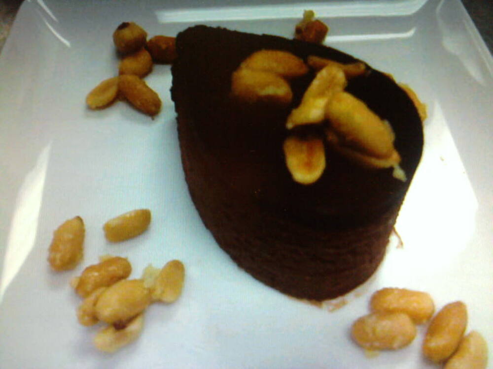 eastern ct :: chocolate peanut butter mousse with sugared peanuts.  the pic didn't turn out that well but tastes good. 