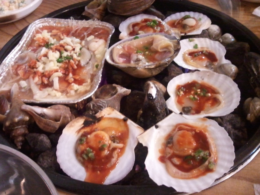 Seoul, KOREA :: grilled shellfishes