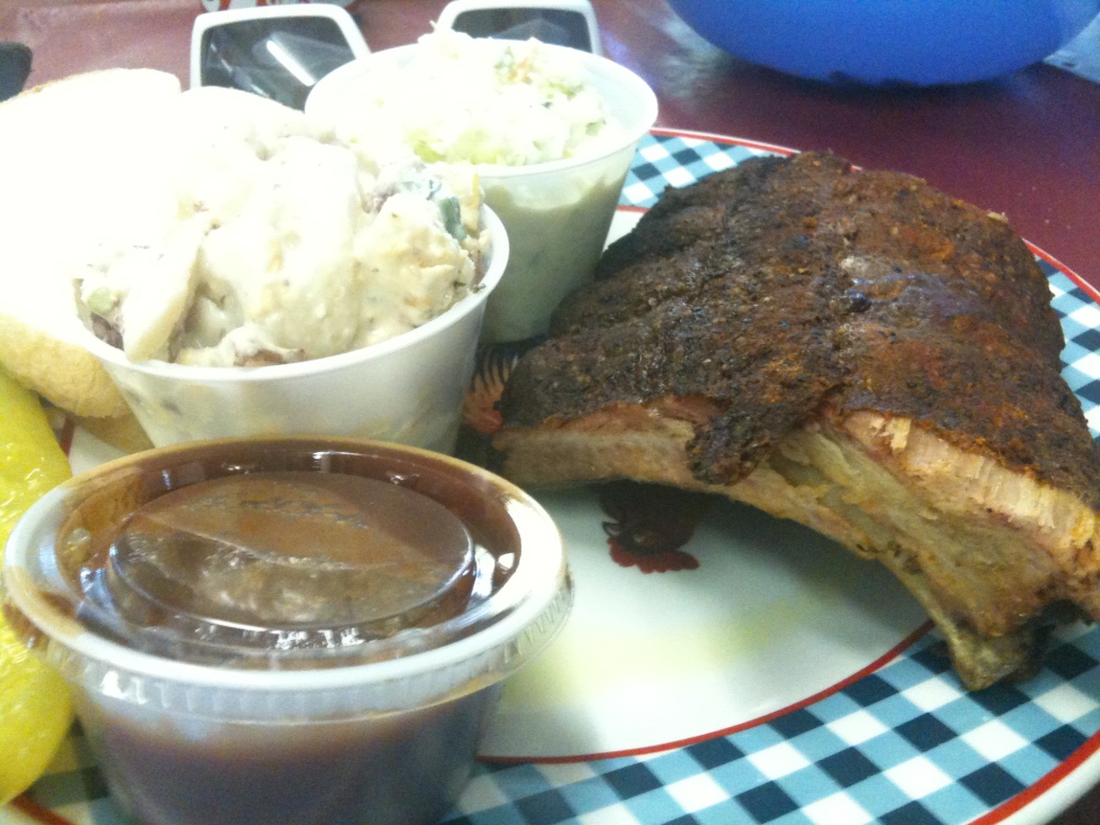 Bowens BBQ Tuckerman, AR :: 4 baby back ribbs with a few sides!!