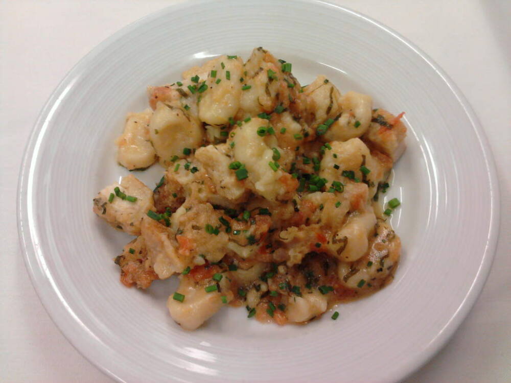 eastern ct :: gnocchi's with breaded chix in a tomato lemon basil oregeno white wine butter sauce