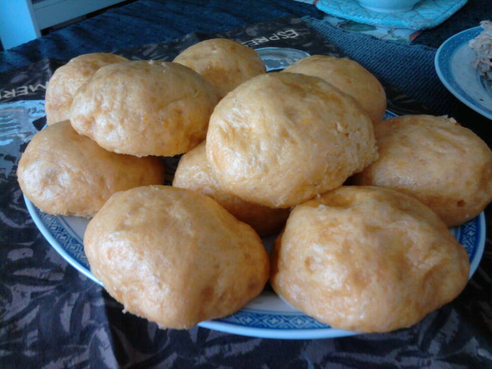 eastern ct :: steamed pumpkin rolls. 