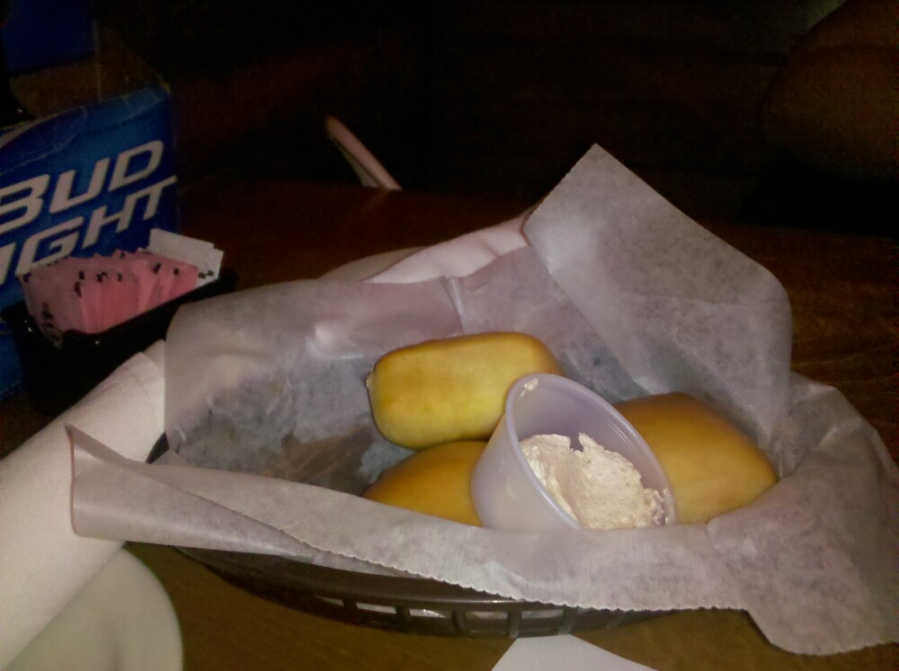 texas roadhouse :: rolls with cinnamon butter