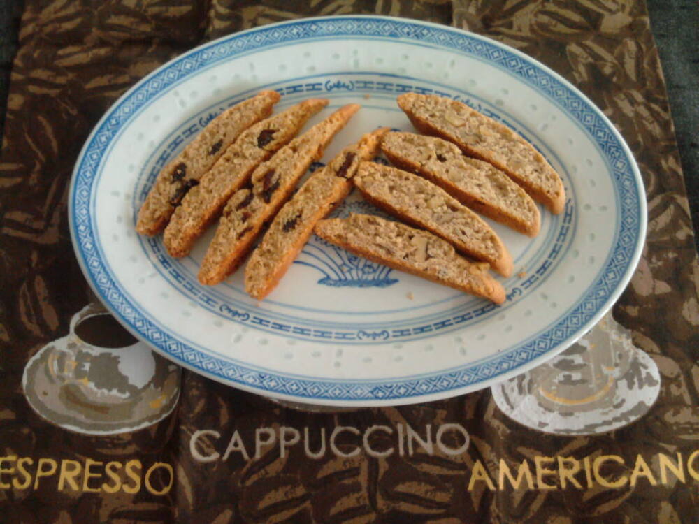 eastern ct :: dried cherry and vanilla biscotti on left and toasted walnut and cinnamon on right for a thanksiving treat