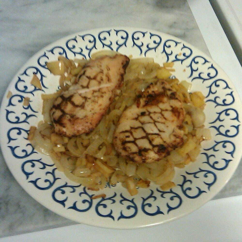 Baltimore md :: grilled chicken with sauteed onions Apple & garlic.