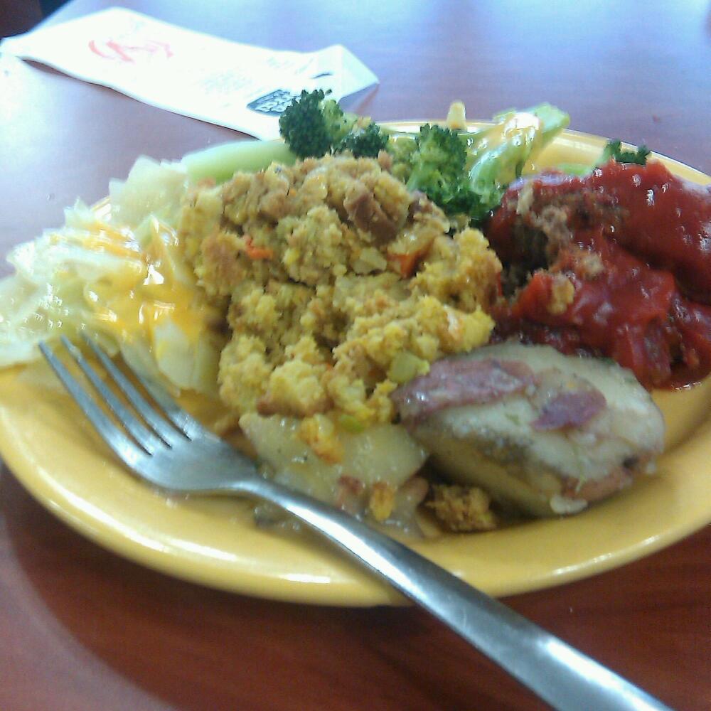 golden corral - Baltimore md :: stuffing, meatloaf, broccoli w/ cheese, cabbage & potatoes