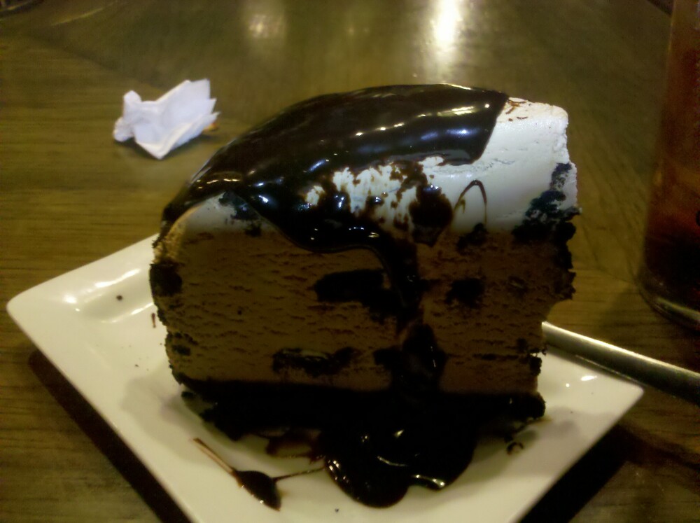 Columbus, OH - Arena District :: mocha ice cream, huge oreo chunks on oreo crust and lathered with chocolate syrup. OMG!