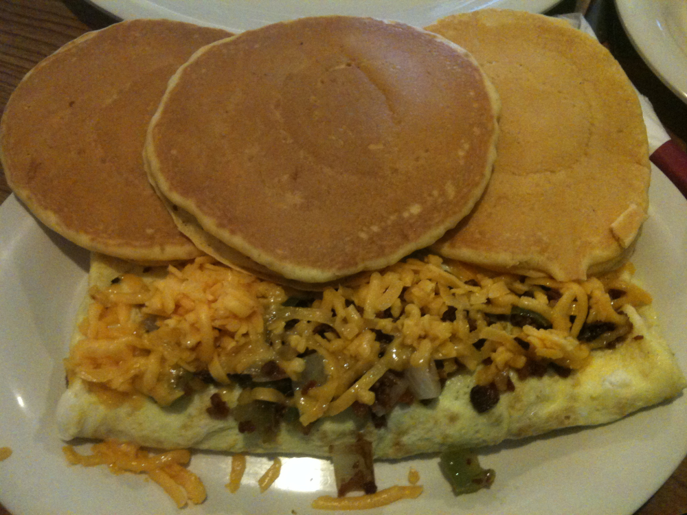 Ol' South Pancake House :: Egg omelet with 3 pancakes!! 