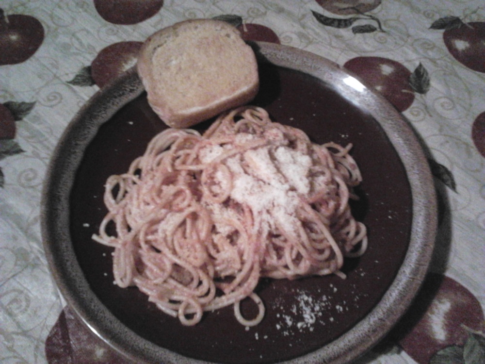 home in Indiana :: spaghetti w/parmesan cheese & garlic toast