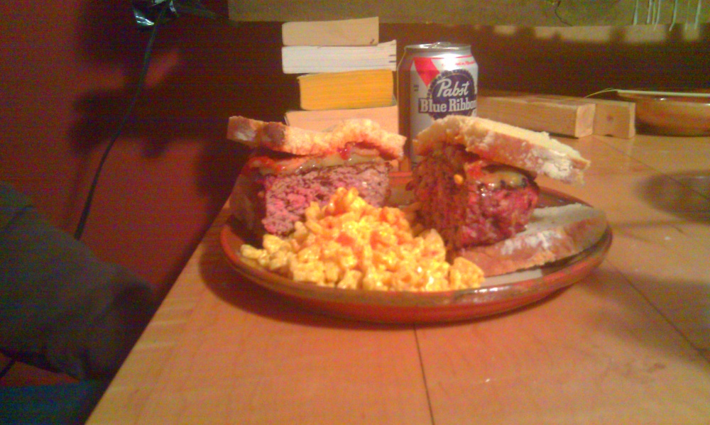 Peterborough, NH :: 1 lb. charcoal grilled bacon blue cheese onion cheddar pickles burger with mac and cheese