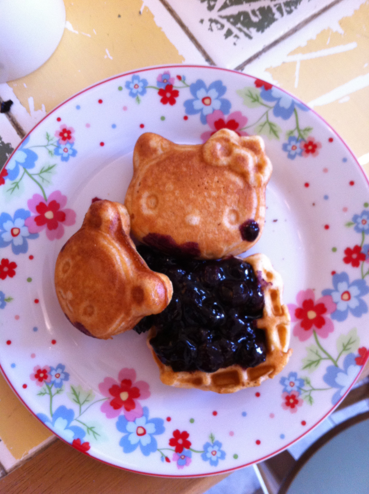 Boston :: Hello Kitty waffles!!