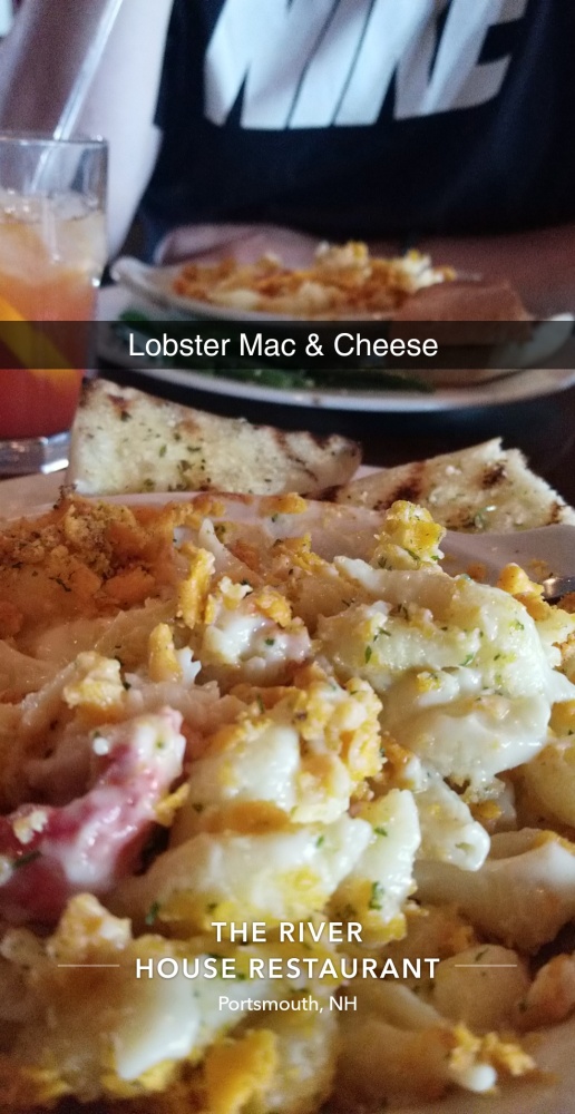 In NH on vacation with my love ðŸ˜ :: Lobster Mac