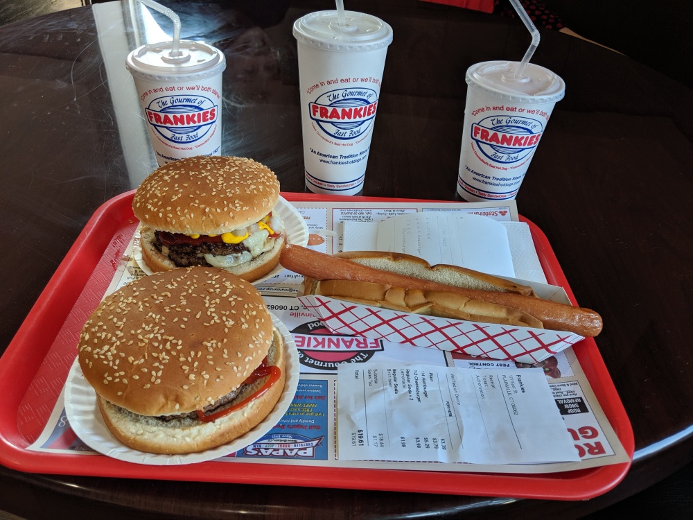 Frankies Plainville CT :: burgers, hotdog, lemonade and birch beer