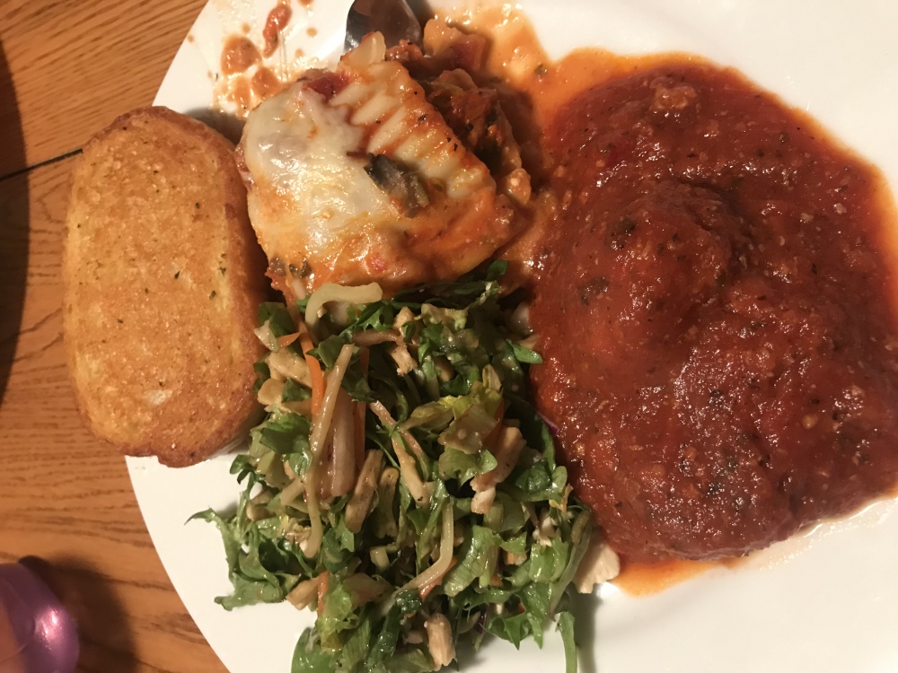 New Hampshire :: Salad, Meat balls, Texas toast and lasagna 