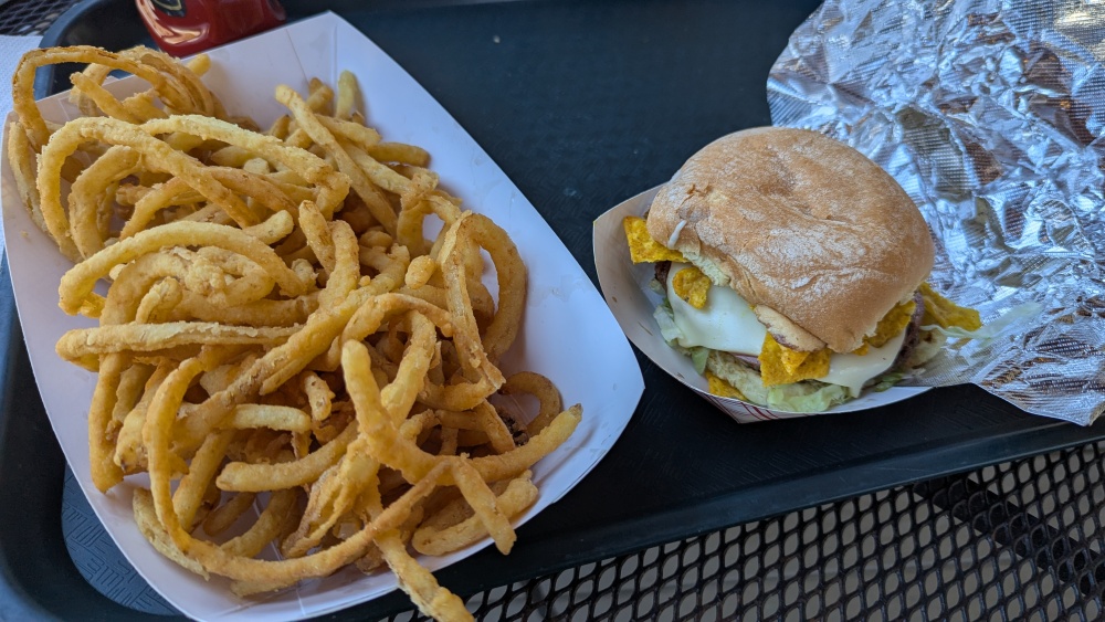 Milford, NH, USA :: Papa Joe's Burger!
