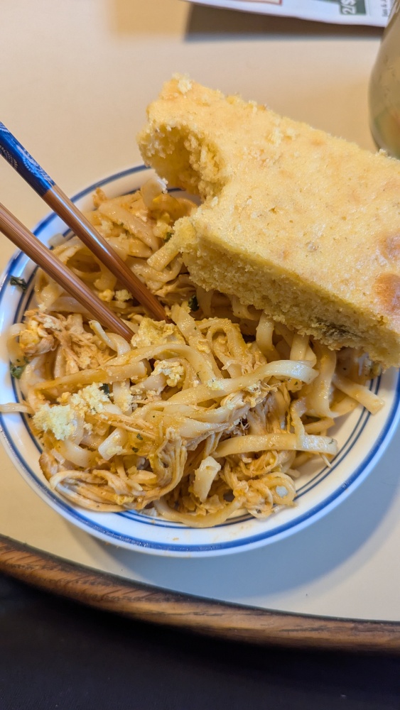 Milford, NH, USA :: Chicken Pad Thai