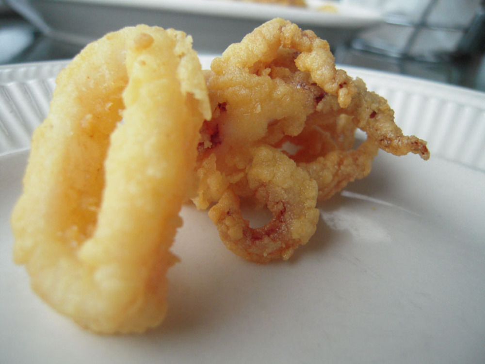 York Maine :: 2 kinds of fried calamari we have here... the ring kind and the tentacle kind!" The tentacles were really fun to eat!" prob the best ones I have had in a long time!