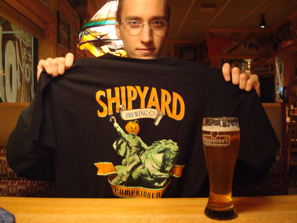 Applebee's Keene NH :: Samantha and I went to Applebees for dinner and the waiter guy told me if I ordered a pumpkinhead shipyard beer, i would get a free pumpkinhead shirt!! i could not pass this deal up.