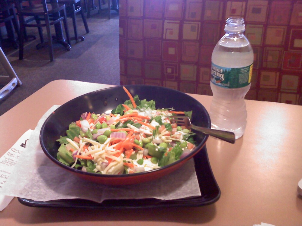 Fresh City, Fox Run Mall, Portsmouth, NH :: GF Farmers Market Salad with Poland Spring water