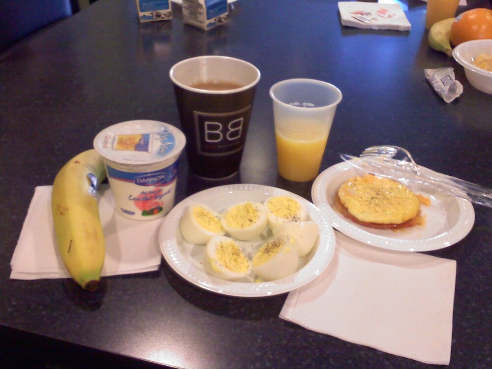 Rockford, IL, Marriott, The Fairfield Inn :: Eggs with bacon, hard boiled eggs, yogurt, banana, orange juice, coffee