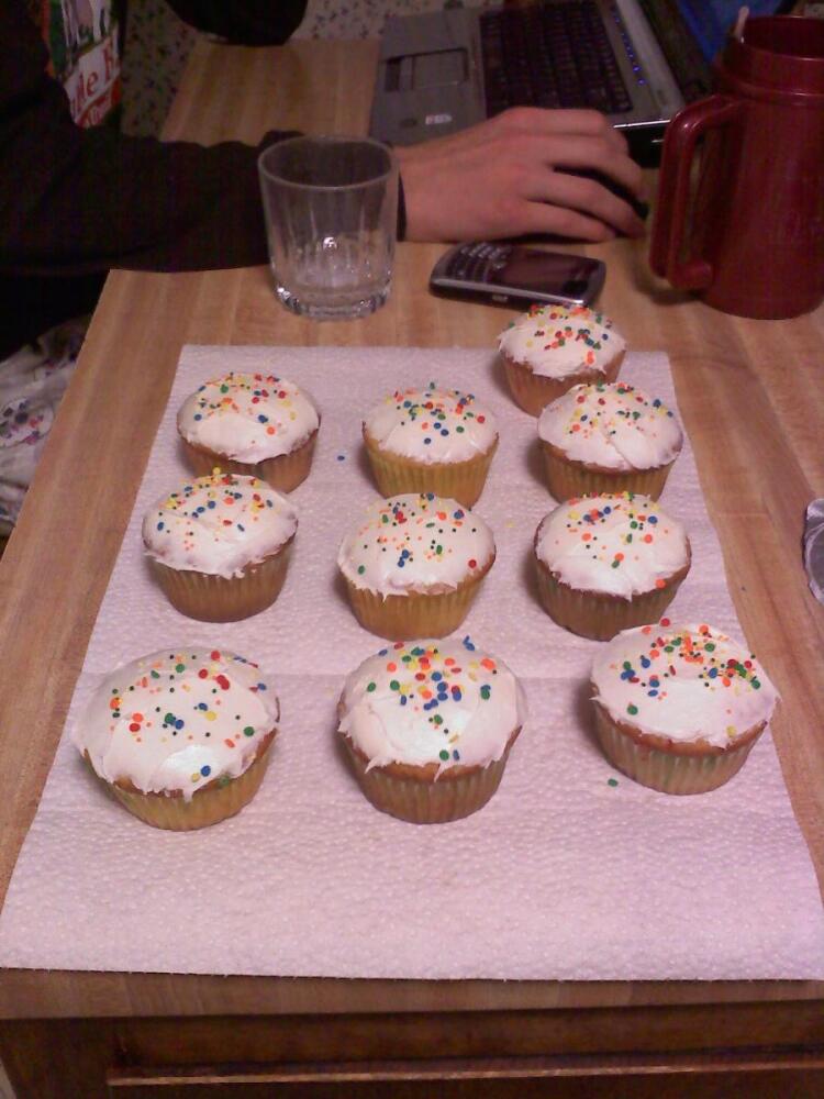 Home Milford NH :: cuppycakes - light and fluffy, really good!