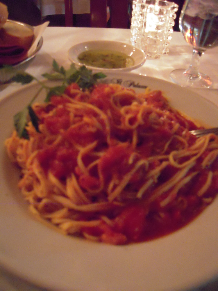 Il Palazzo, Mulberry St. (ny,ny) :: Spaghetti with crushed tomatoes and basil. Sticking with my theory that the more simple the recipe, the harder it is to make. When you don't have a million different competing flavors to hide behind, you really have to do a good job!